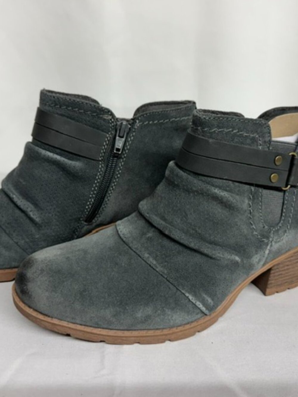 Earth Origins Odel Ankle Booties - Charcoal - Size 8.5 WIDE